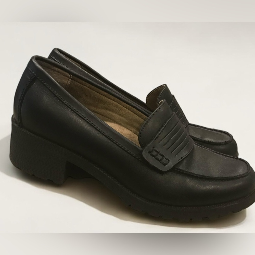 Eastland Y2K Newbury Black Leather Loafers Size 10 Chunky Heel